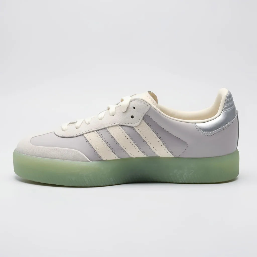 Adidas Tenis Moderno Gris Franjas / Lineas Crema Lateral y Cintas Suela Verde fosforecente | Compralo en Soy Reinventada GT | 2