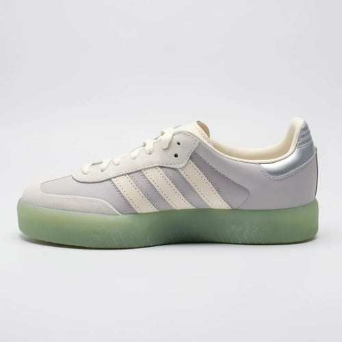 Adidas Tenis Moderno Gris Franjas / Lineas Crema Lateral y Cintas Suela Verde fosforecente | Compralo en Soy Reinventada GT | 2