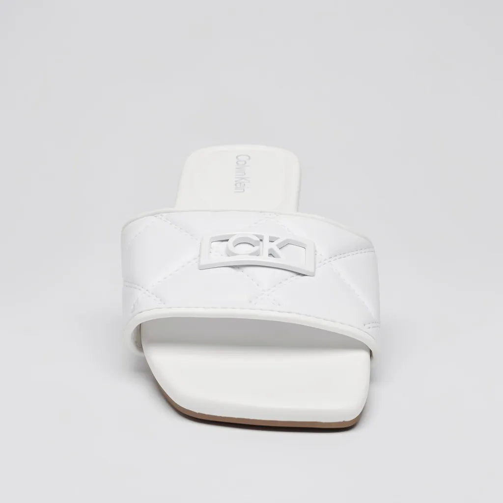 Calvin Klein Sandalia Slip On Blanco Placa Blanco Empeine Suela Café | Compralo en Soy Reinventada GT | 3