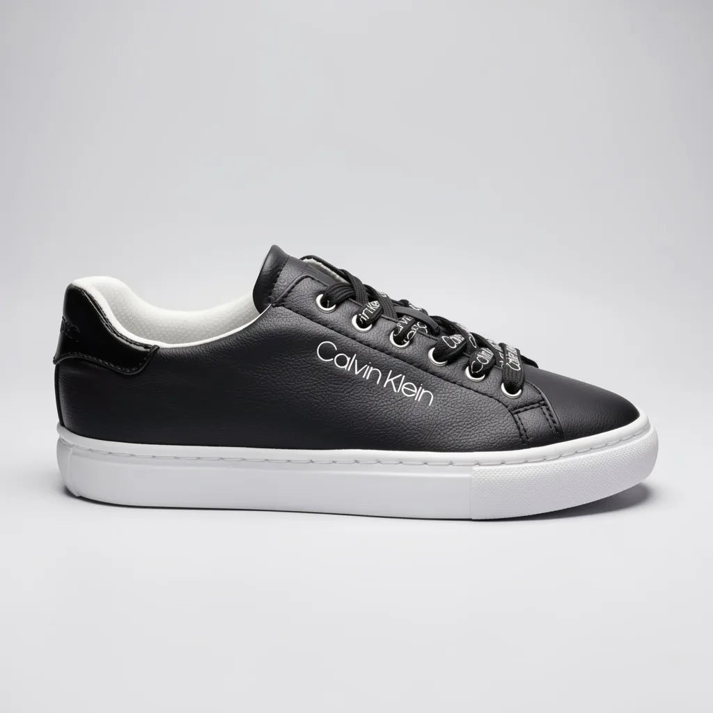 Calvin Klein Tenis Moderno Negro Diseño CK Blanco Cintas Suela Blanca | Compralo en Soy Reinventada GT | 1