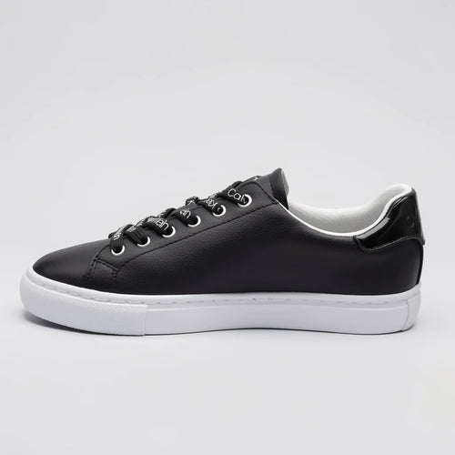 Calvin Klein Tenis Moderno Negro Diseño CK Blanco Cintas Suela Blanca | Compralo en Soy Reinventada GT | 2