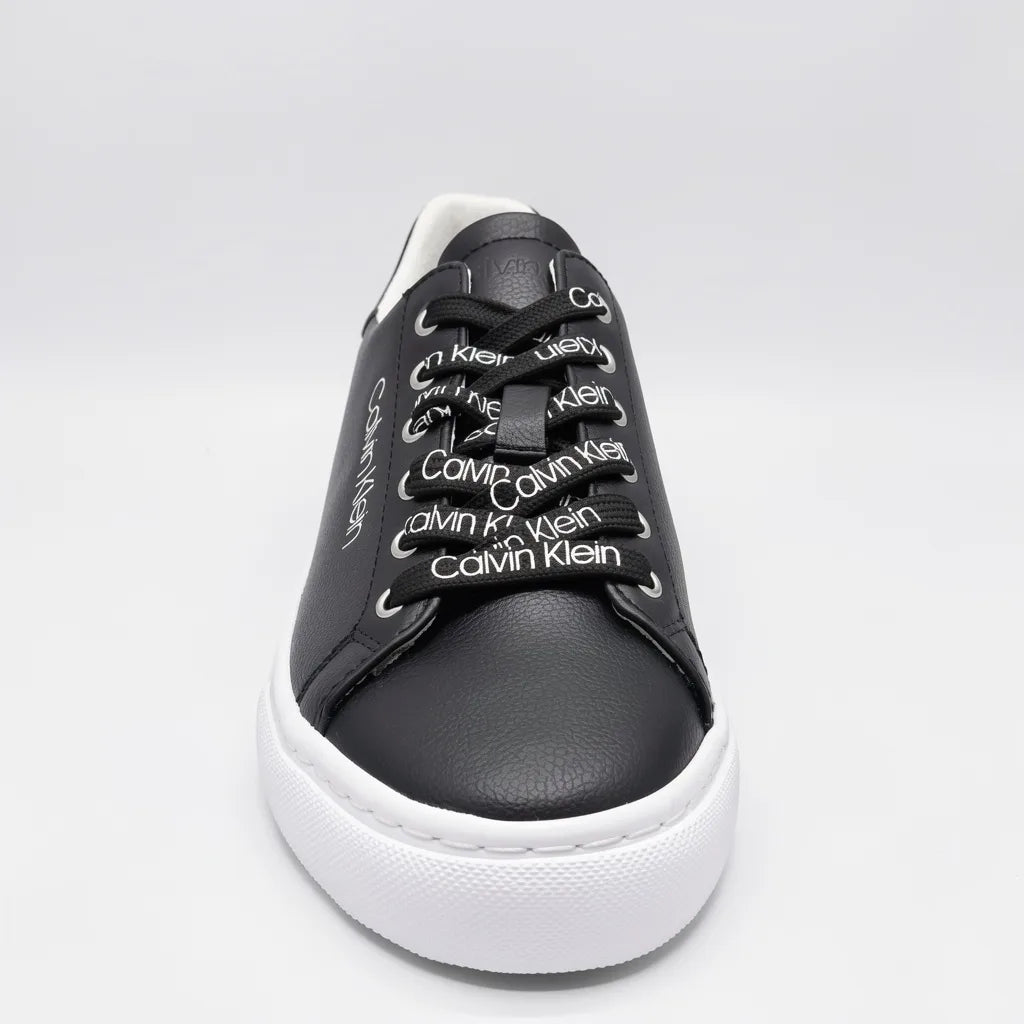 Calvin Klein Tenis Moderno Negro Diseño CK Blanco Cintas Suela Blanca | Compralo en Soy Reinventada GT | 4