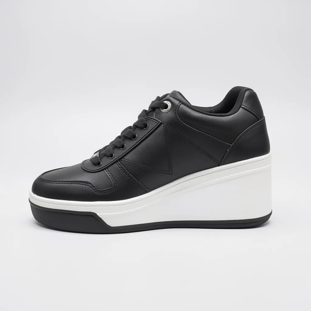 Guess Plataforma Moderno Negro Placa Plateado Cintas Suela Blanca/ negro | Compralo en Soy Reinventada GT | 2