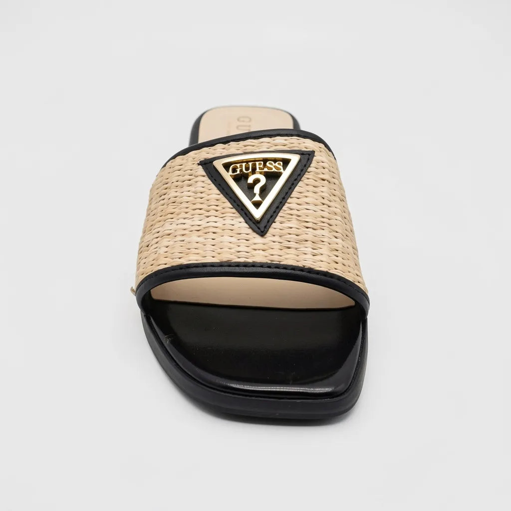 Guess Sandalia Slip On Negro Triángulo Guess Dorado Empeine Suela Negra | Compralo en Soy Reinventada GT | 3