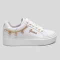 Guess Tenis Plataforma Blanco Cadena Dorado Lateral Suela Blanca | Photo Studio AI | 1