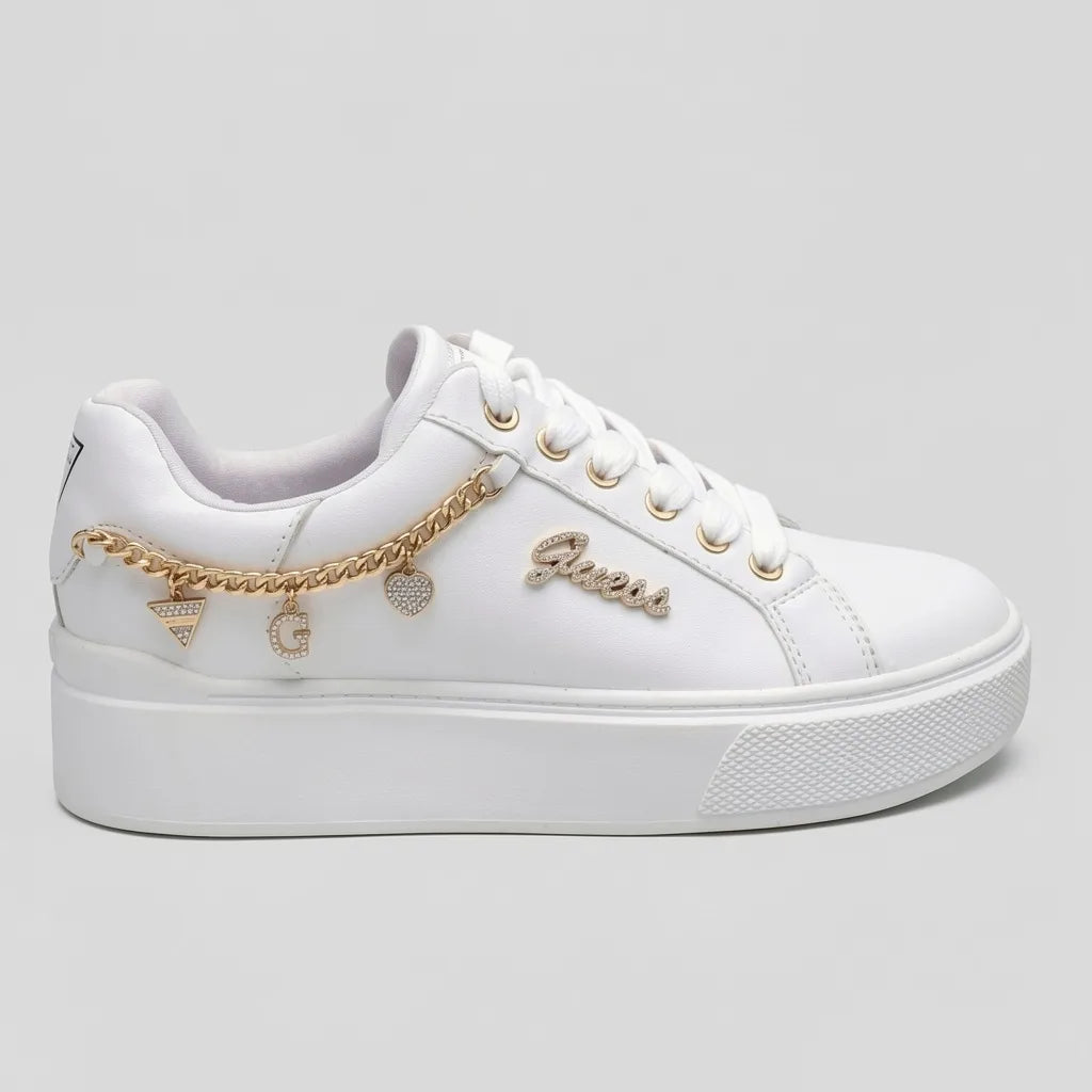 Guess Tenis Plataforma Blanco Cadena Dorado Lateral Suela Blanca | Photo Studio AI | 1