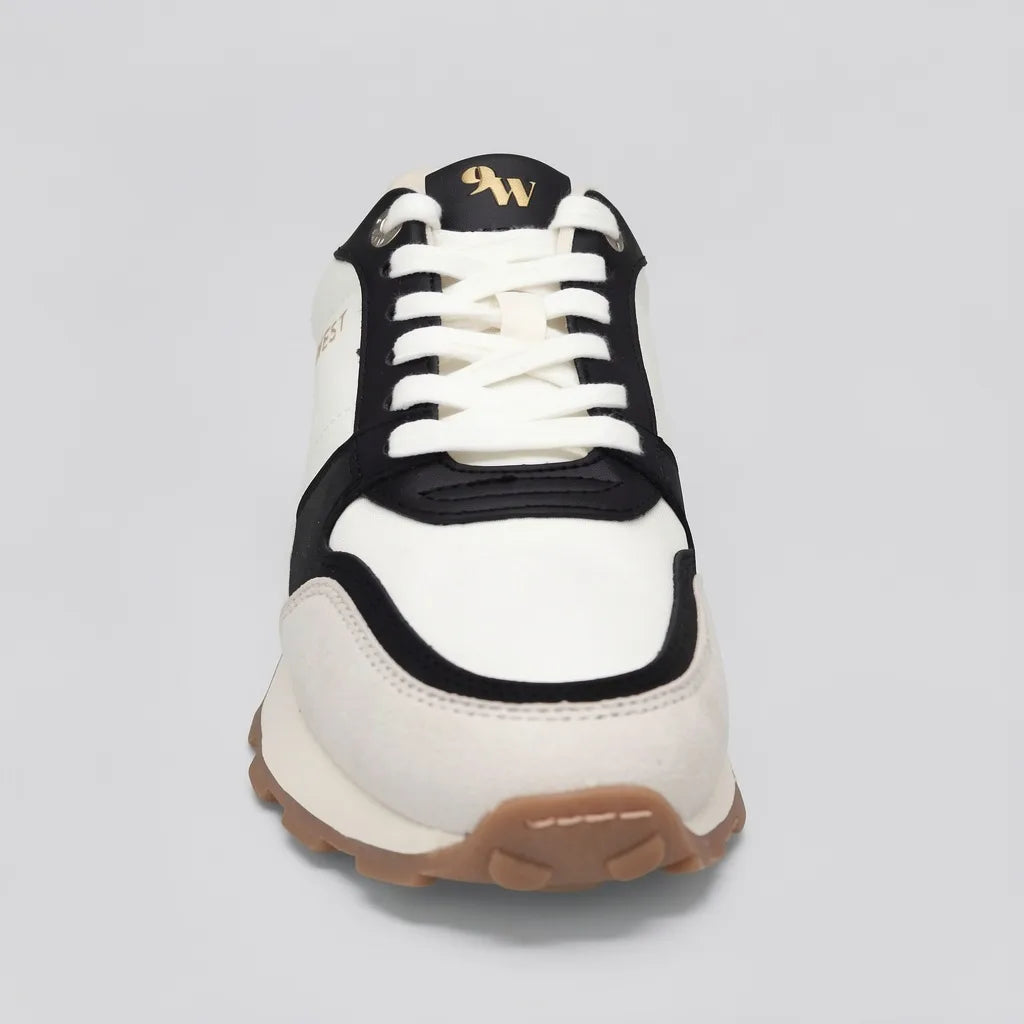 Nine West Tenis Plataforma Crema Animal Print Plateado Talón Suela Blanca/ café | Photo Studio AI | 3
