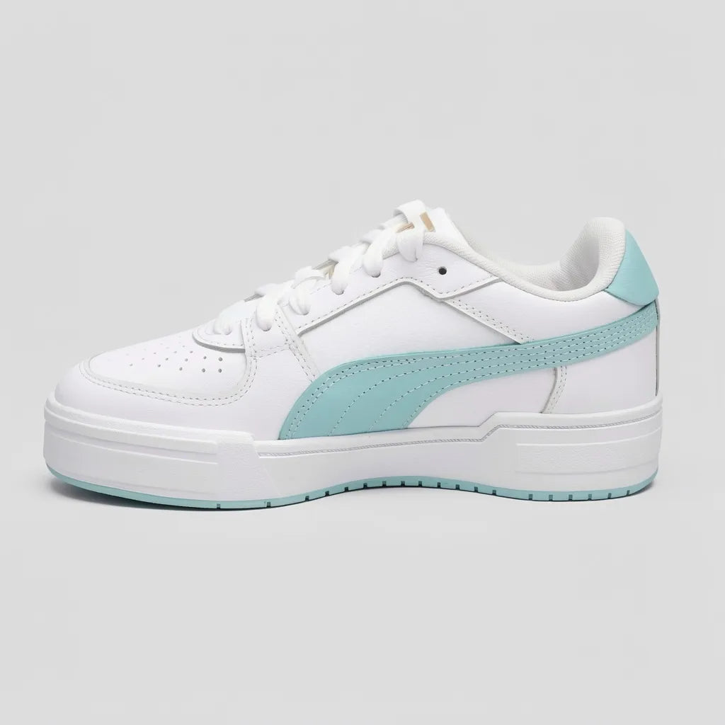 Puma Tenis Plataforma Blanco Franjas / Lineas Turquesa Lateral Suela Blanca/Turquesa | Photo Studio AI | 2