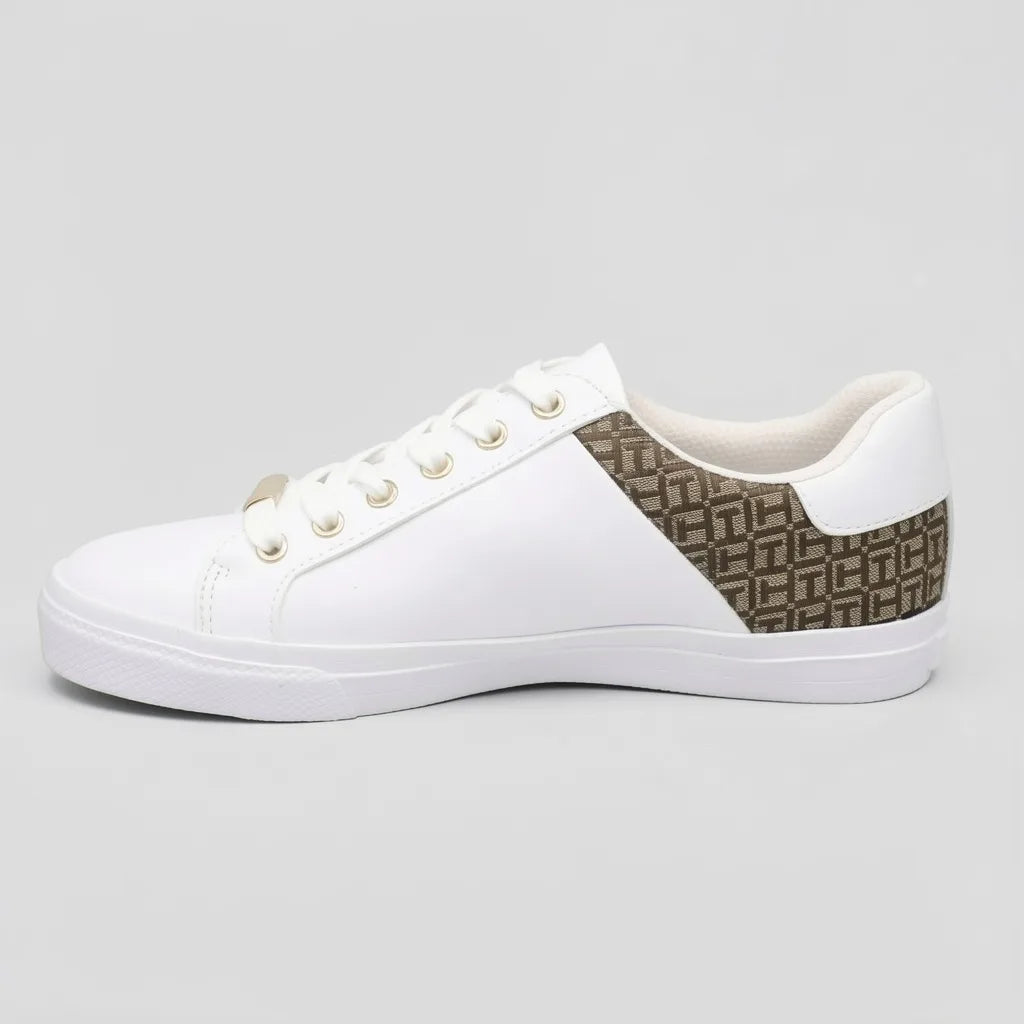 Tommy Tenis Moderno Blanco Diseño TH Café/ Dorado Talón Suela Blanca | Photo Studio AI | 2