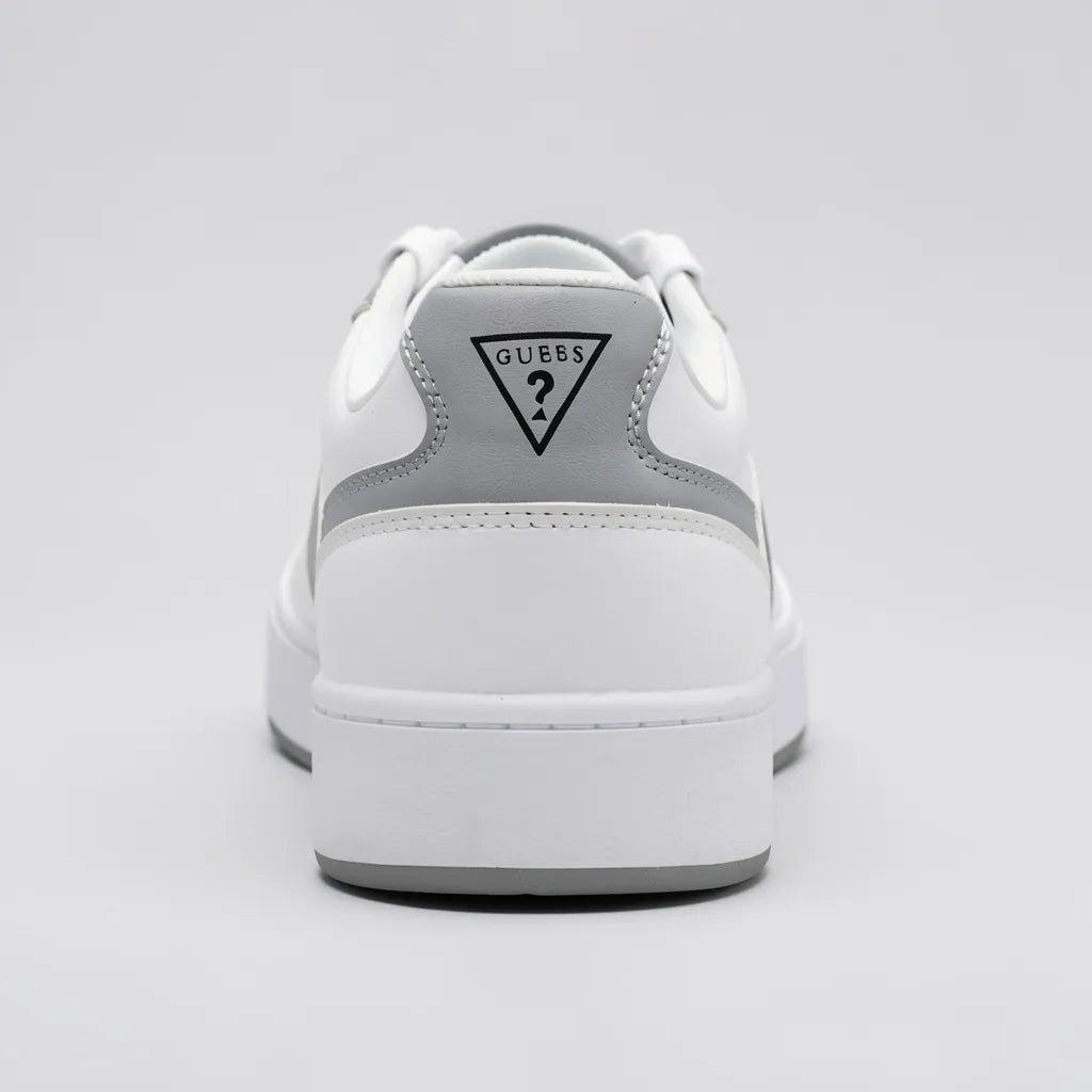 Guess Tenis Urbano Blanco Detalles Gris Todo Suela Blanca/ gris | Photo Studio AI | 4