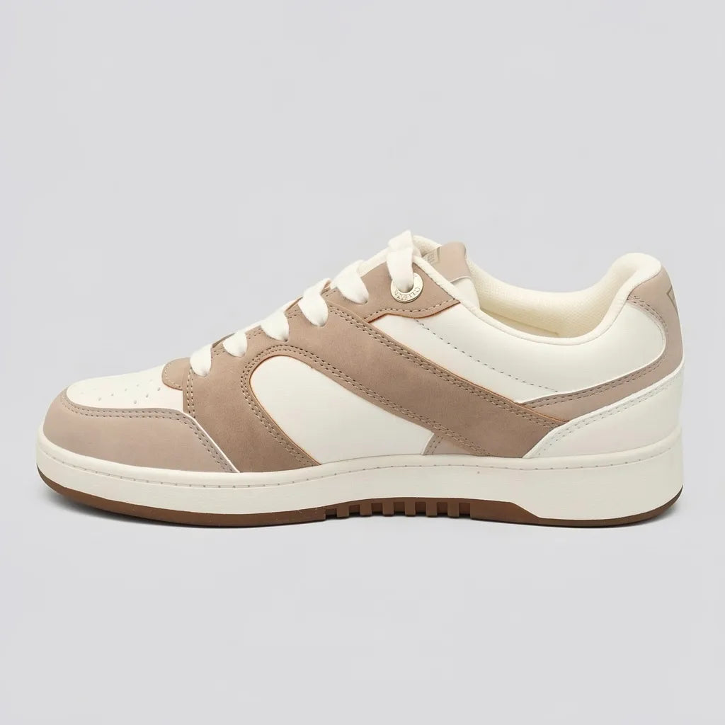 Guess Tenis Urbano Blanco hueso Detalles Café Todo Suela Blanco Hueso/ Café | Photo Studio AI | 2