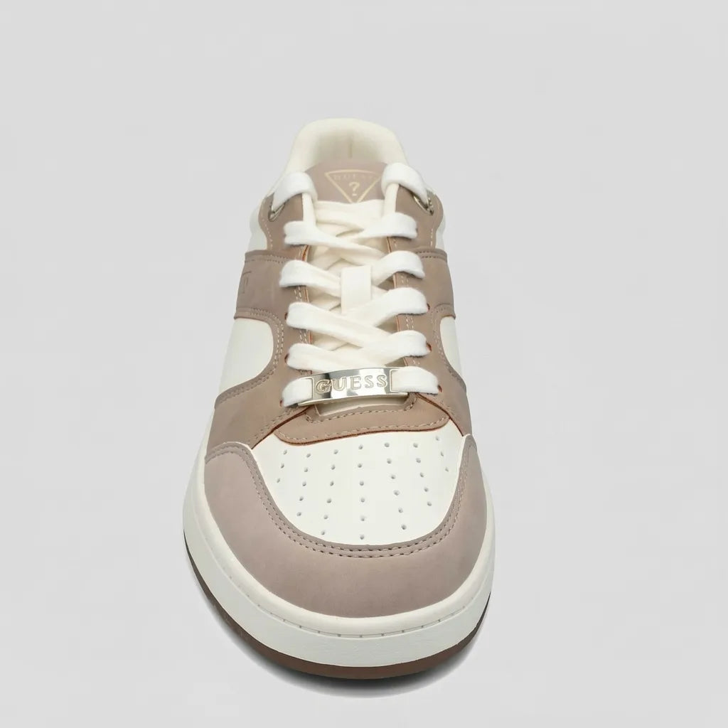 Guess Tenis Urbano Blanco hueso Detalles Café Todo Suela Blanco Hueso/ Café | Photo Studio AI | 3