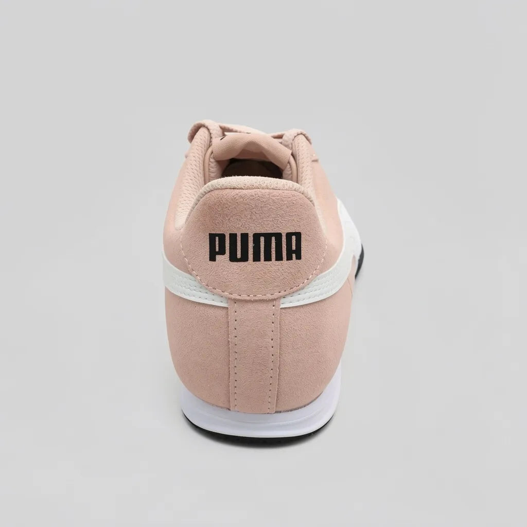 Puma Tenis Urbano Rosado Franjas / Lineas Blanco Lateral Suela Blanca/ negro | Photo Studio AI | 4