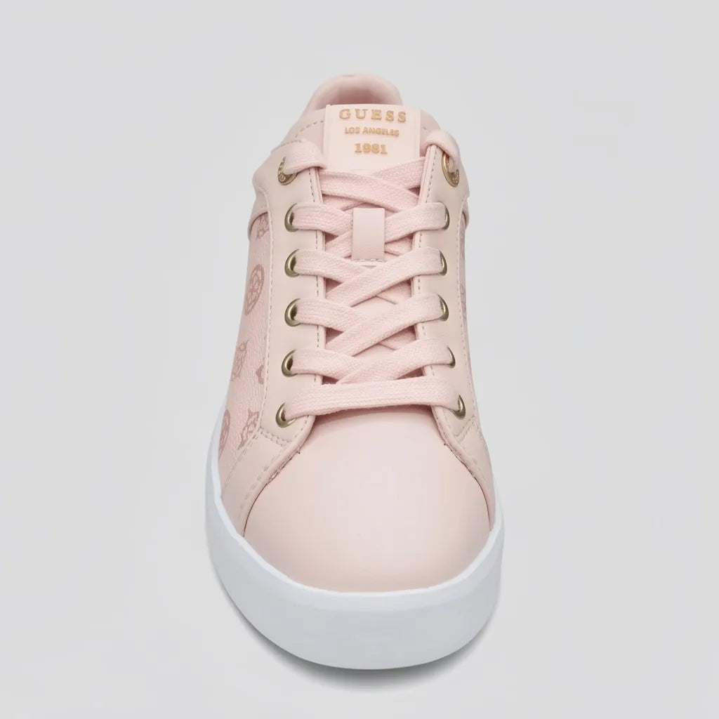 Guess Tenis Plataforma Rosado Estampado Figuras Guess Rosado/ Dorado Lateral Suela Blanca | Photo Studio AI | 3