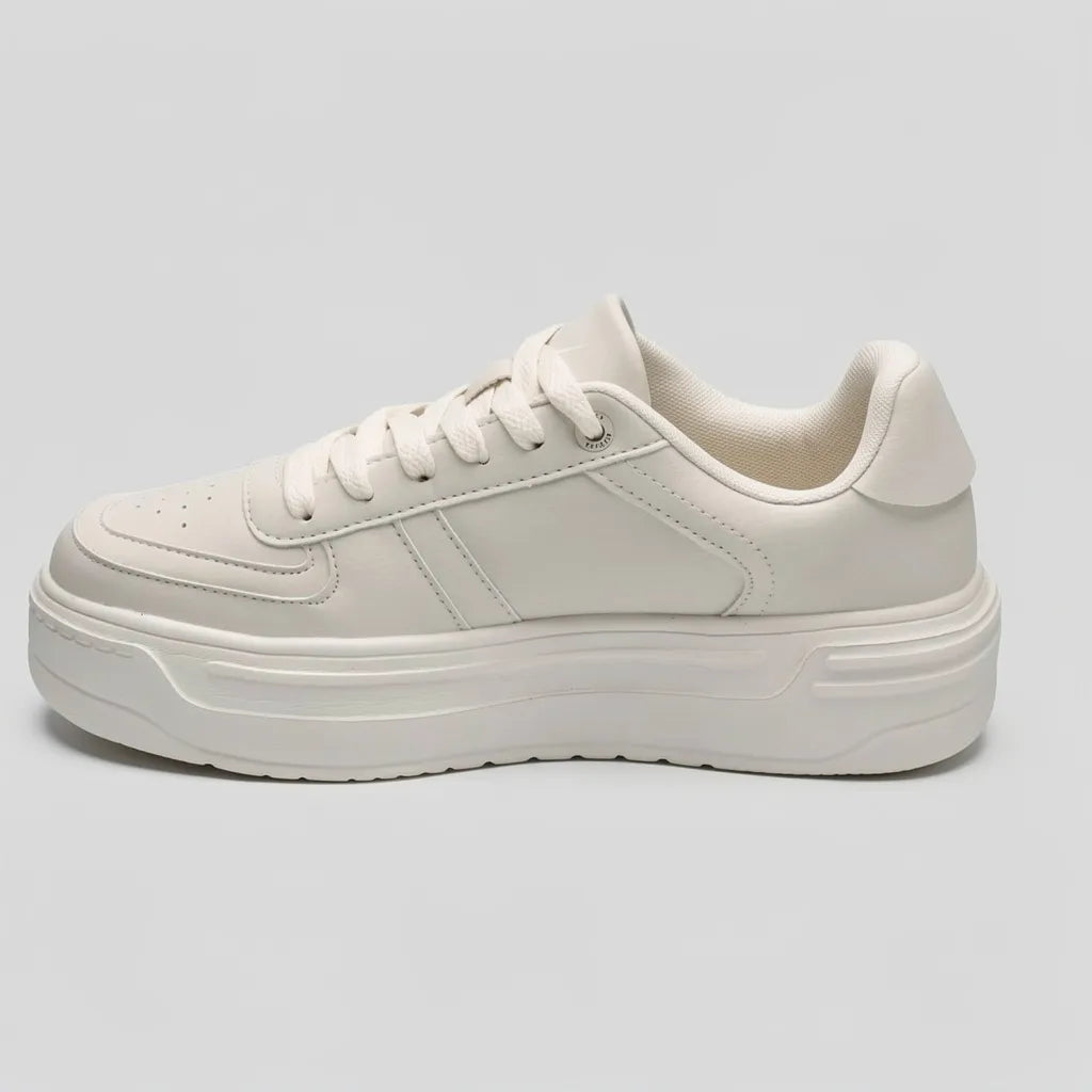 Nautica Tenis Plataforma Crema Logo Blanco Lateral Suela Crema | Photo Studio AI | 2