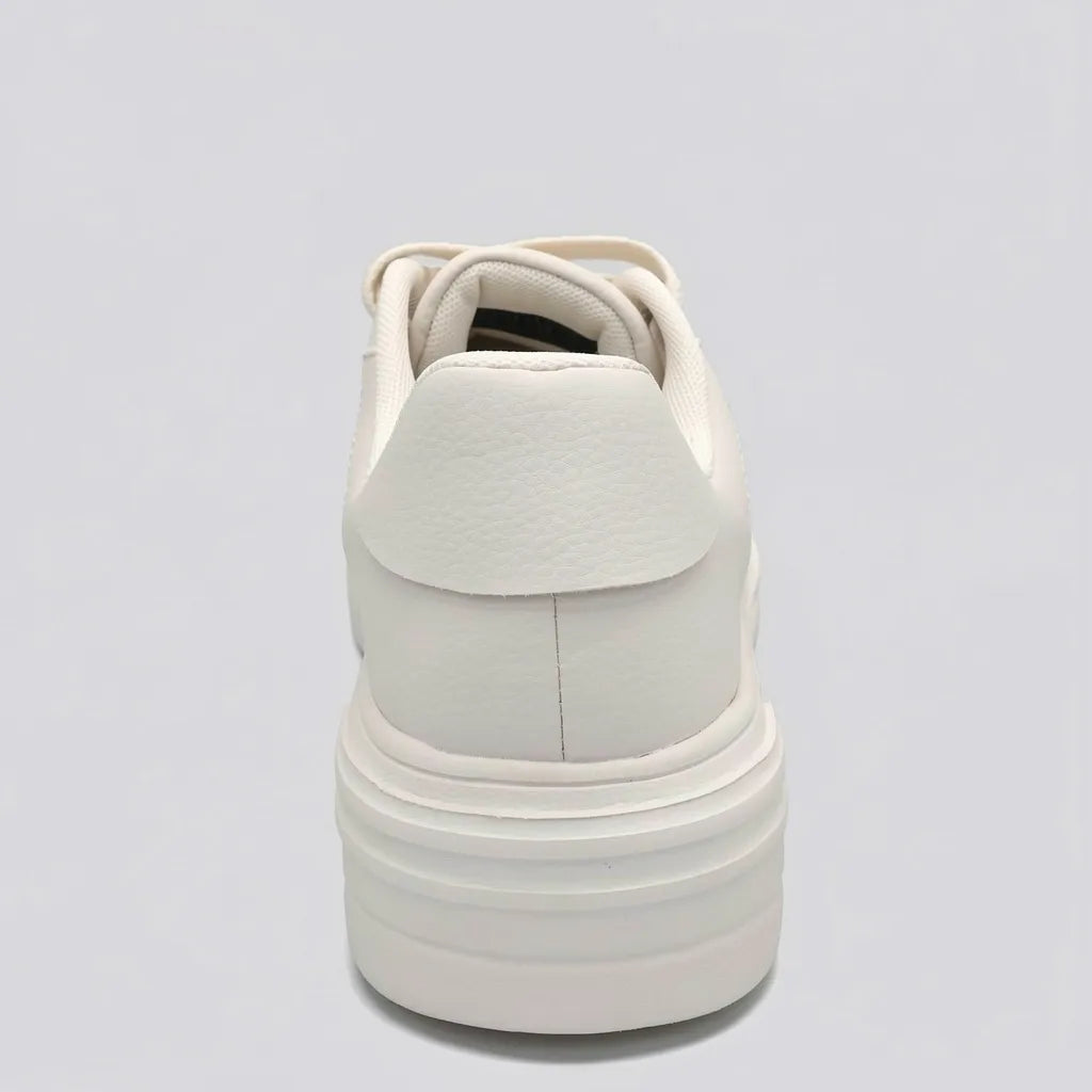 Nautica Tenis Plataforma Crema Logo Blanco Lateral Suela Crema | Photo Studio AI | 4