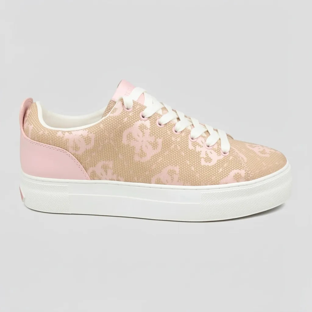 Guess Tenis Plataforma Café claro Bordado Guess Rosado Todo Suela Blanca | Photo Studio AI | 1
