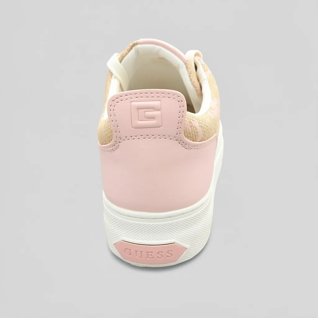 Guess Tenis Plataforma Café claro Bordado Guess Rosado Todo Suela Blanca | Photo Studio AI | 4