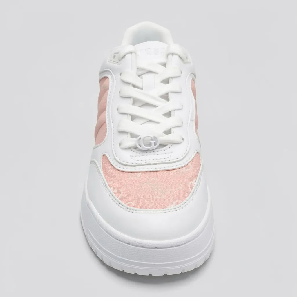 Guess Tenis Plataforma Blanco Estampado Figuras Guess Rosado Lateral y punta Suela Blanca | Photo Studio AI | 3