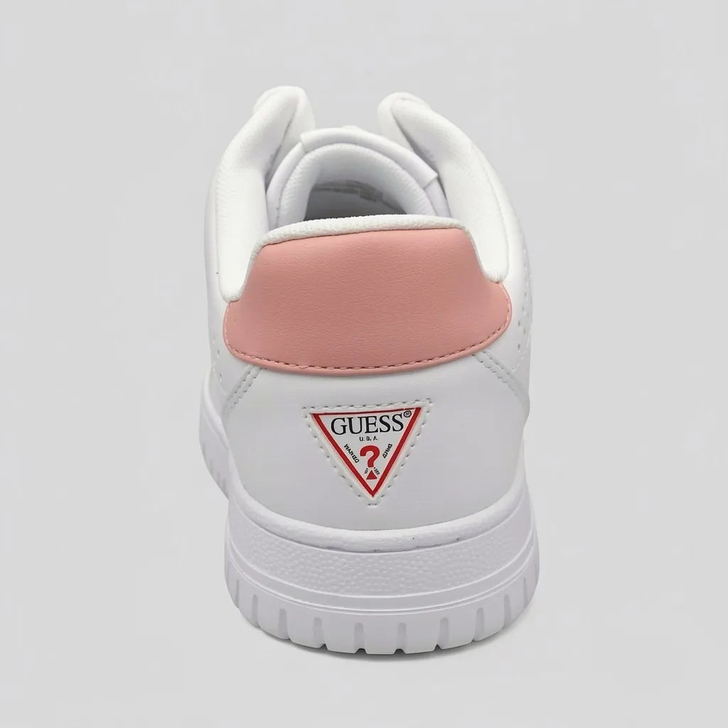 Guess Tenis Plataforma Blanco Estampado Figuras Guess Rosado Lateral y punta Suela Blanca | Photo Studio AI | 4