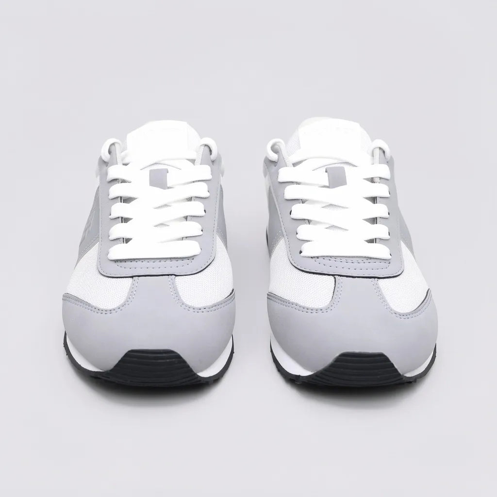 Tommy Tenis Retro Gris Detalles Rojo Talón Suela Blanca/ negro | Photo Studio AI | 5