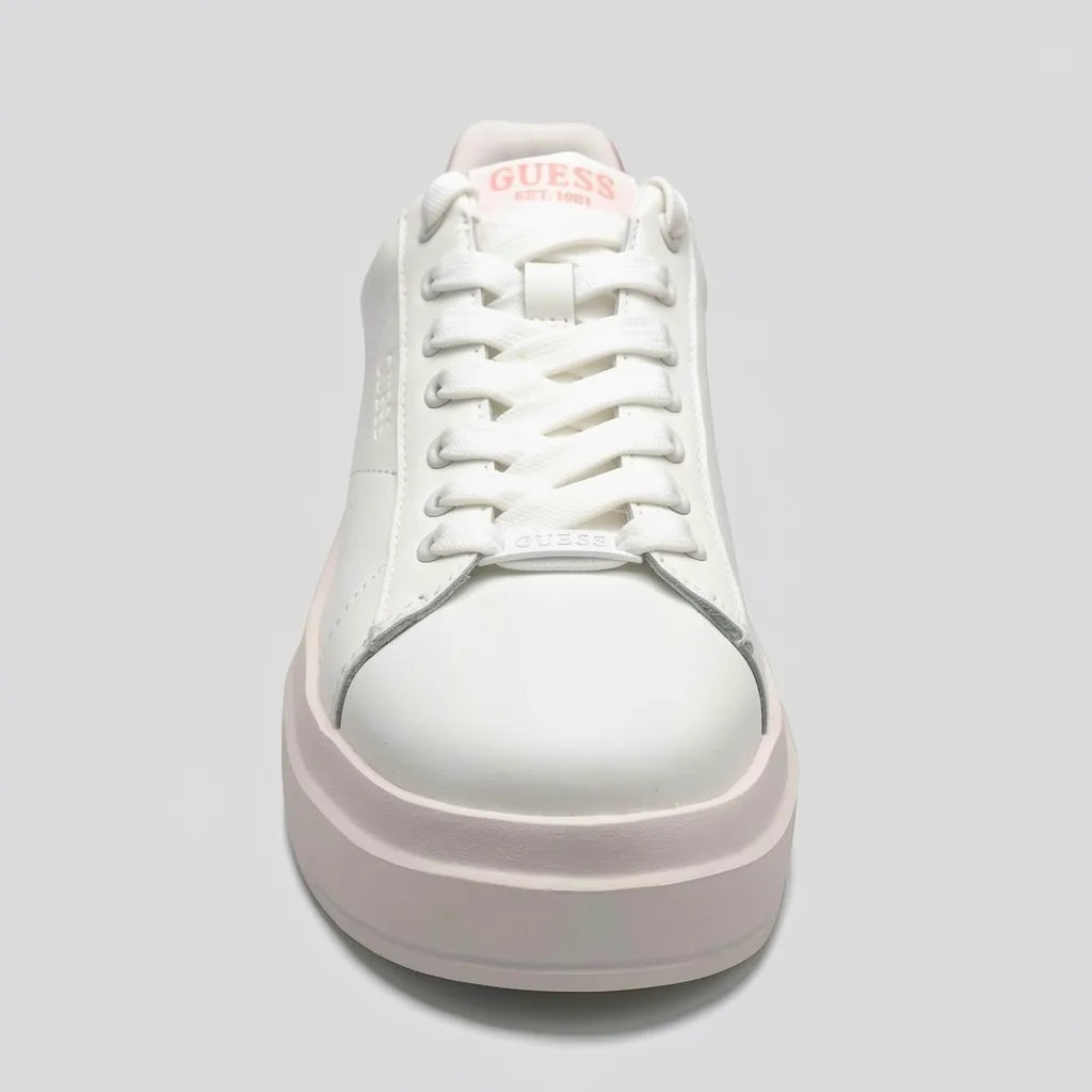 Guess Tenis Plataforma Blanco Detalles Rosado Lengüeta y Talón Suela Blanco Hueso | Photo Studio AI | 3