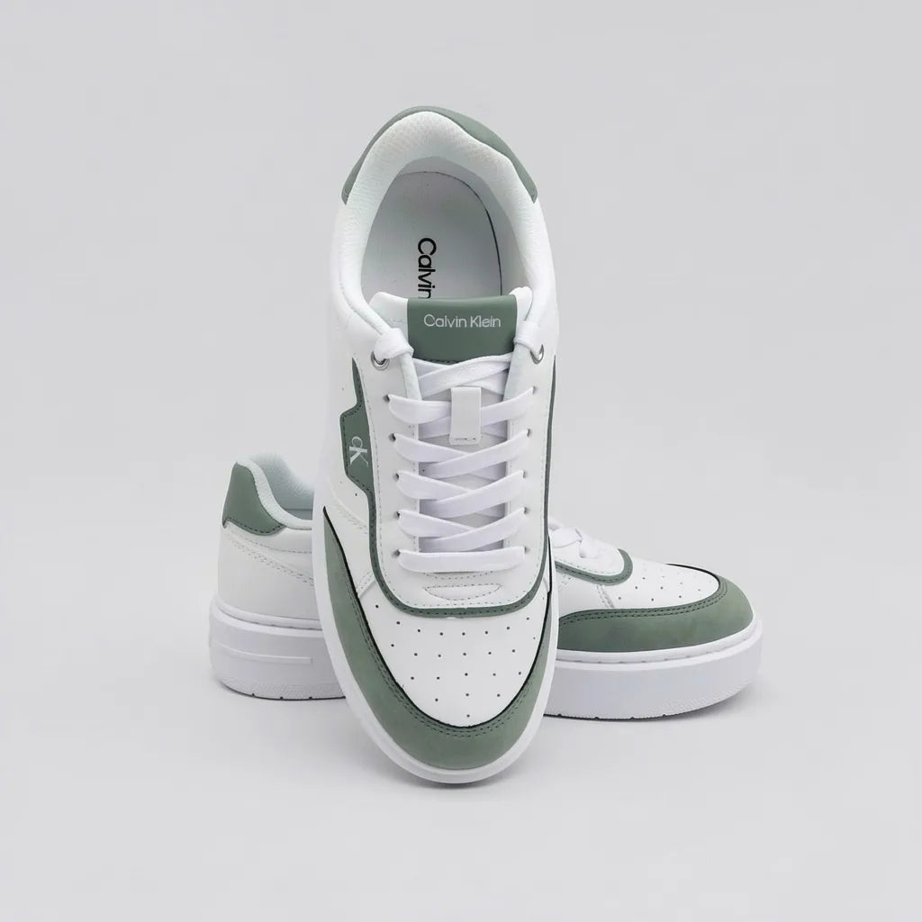 Calvin Klein Tenis Plataforma Blanco Detalles Verde Todo Suela Blanca | Photo Studio AI | 5