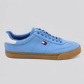 Tommy Tenis Moderno Celeste Banderita Tommy Rojo/ Azul/ Blanco Lateral Suela Café | Photo Studio AI | 1