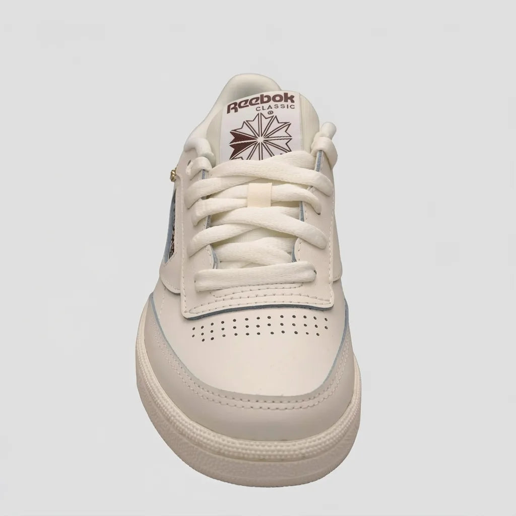 Reebok Tenis Moderno Blanco hueso Cadena Dorado Lateral Suela Blanco Hueso | Photo Studio AI | 3