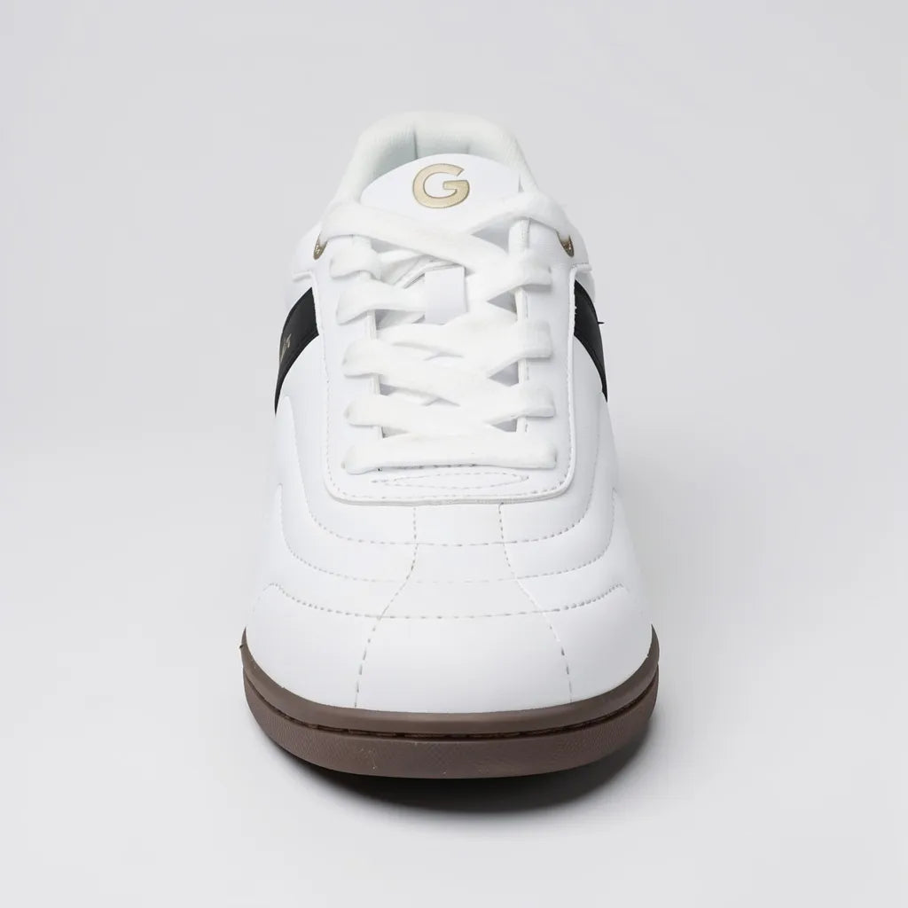 GBG Tenis Urbano Blanco Franjas / Lineas Negro Lateral Suela Blanca/ café | Photo Studio AI | 3