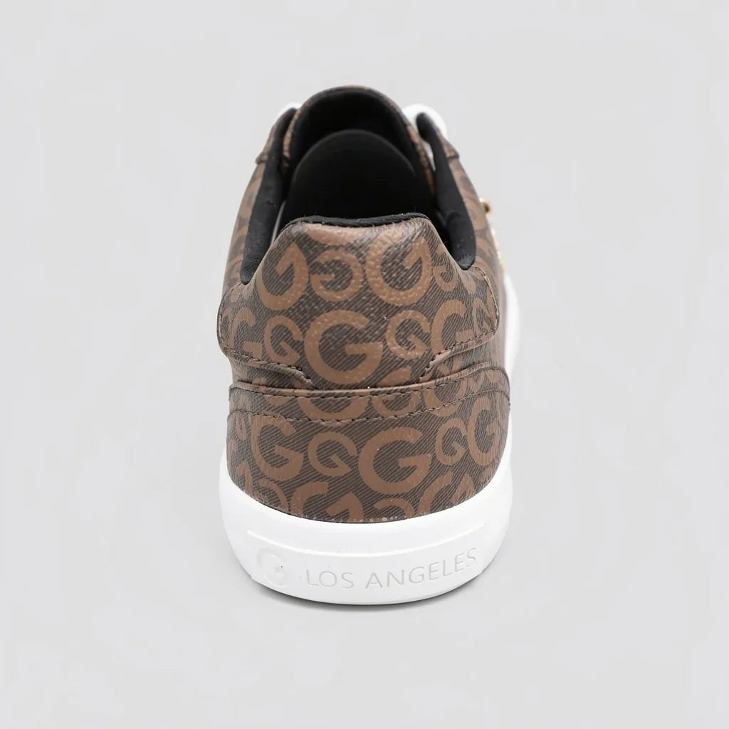 GBG Tenis Moderno Café Oscuro Estampado G Café Claro Todo Suela Blanca | Photo Studio AI | 4
