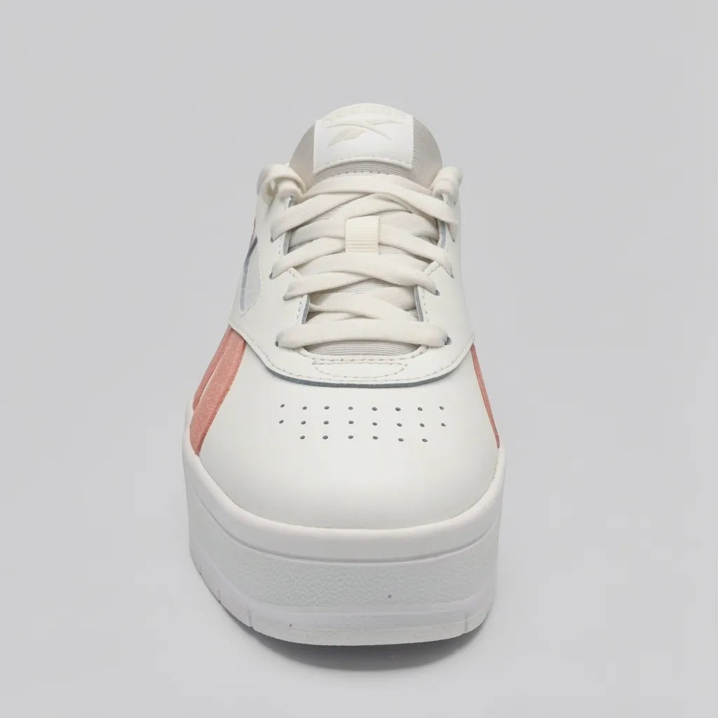 Reebok Tenis Plataforma Blanco hueso Franjas / Lineas Salmón Lateral y Talón Suela Blanco Hueso | Photo Studio AI | 3
