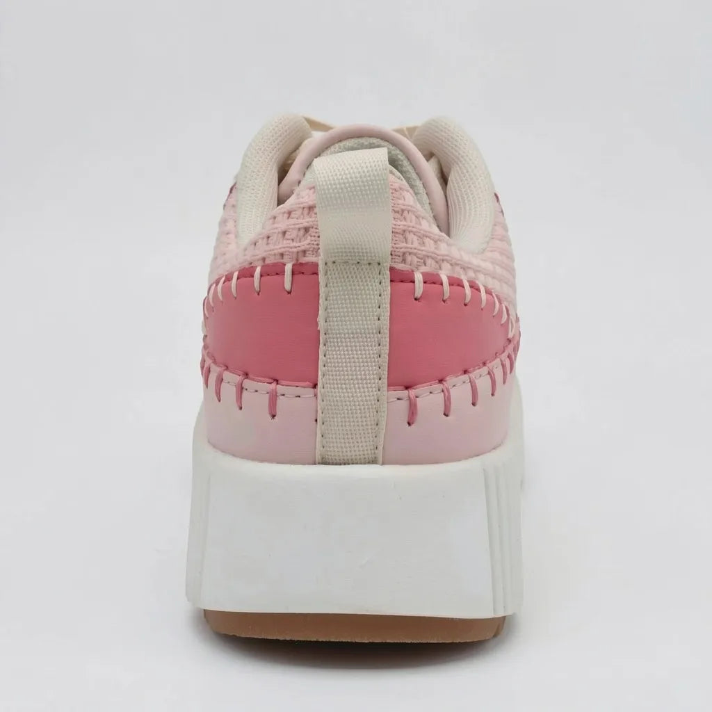 Nicole Miller Tenis Moderno Rosado Detalles Rosado Fosforecente Talón y Punta Suela Blanco Hueso | Photo Studio AI | 4
