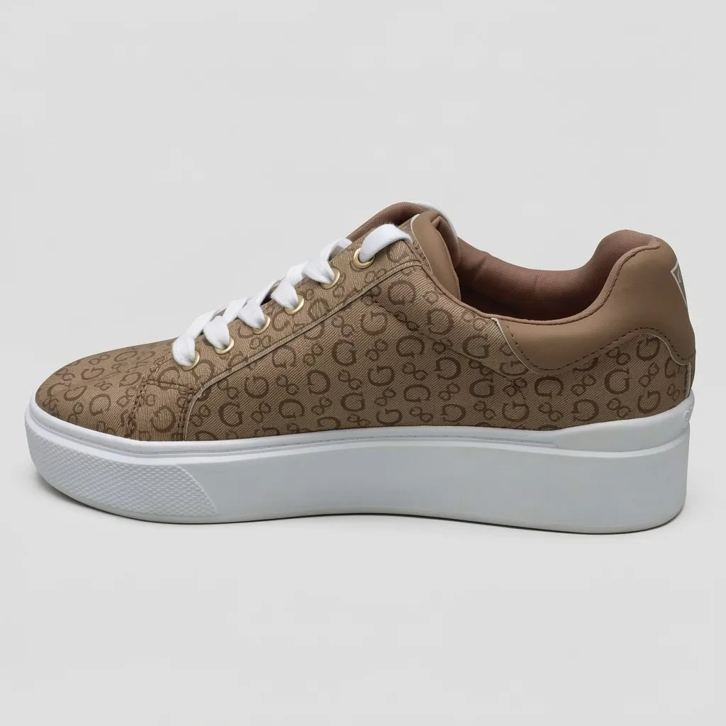 Guess Tenis Plataforma Café claro Bordado G Café Todo Suela Blanca | Photo Studio AI | 2