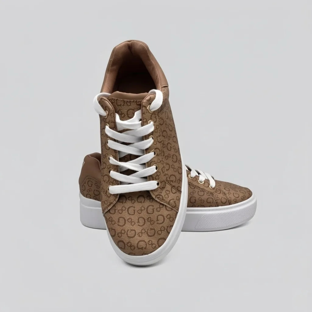 Guess Tenis Plataforma Café claro Bordado G Café Todo Suela Blanca | Photo Studio AI | 5