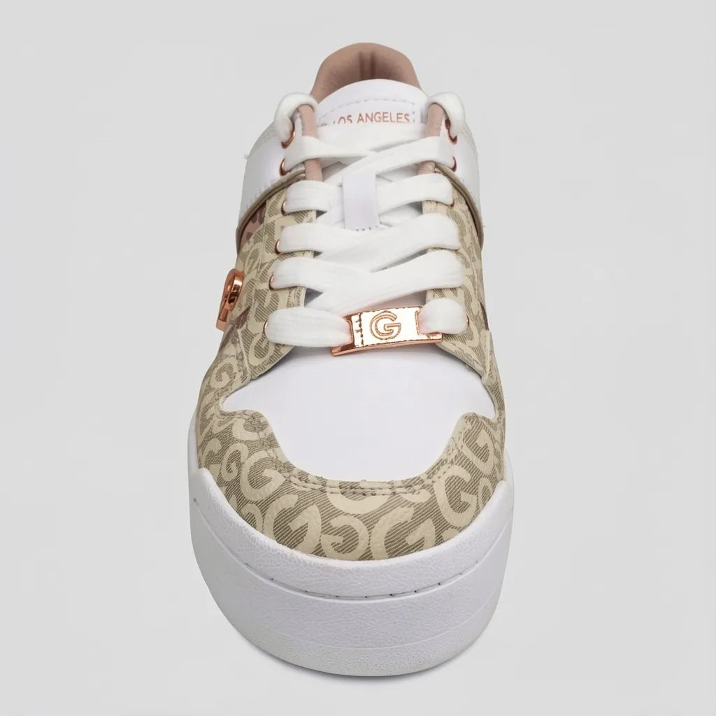 GBG Tenis Moderno Blanco Estampado G Beige/ Rosado Punta, lateral y talón Suela Blanca | Photo Studio AI | 3