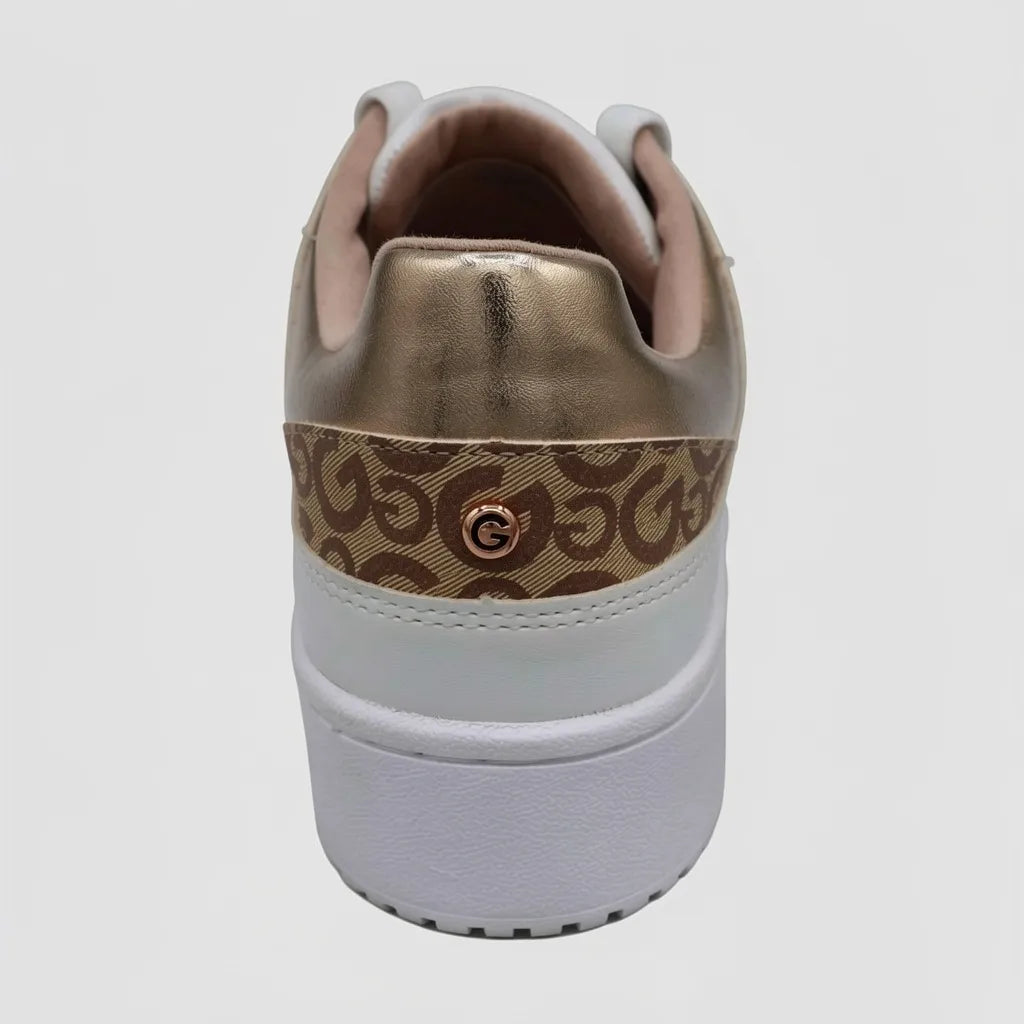 GBG Tenis Moderno Blanco Estampado G Beige/ Rosado Punta, lateral y talón Suela Blanca | Photo Studio AI | 4