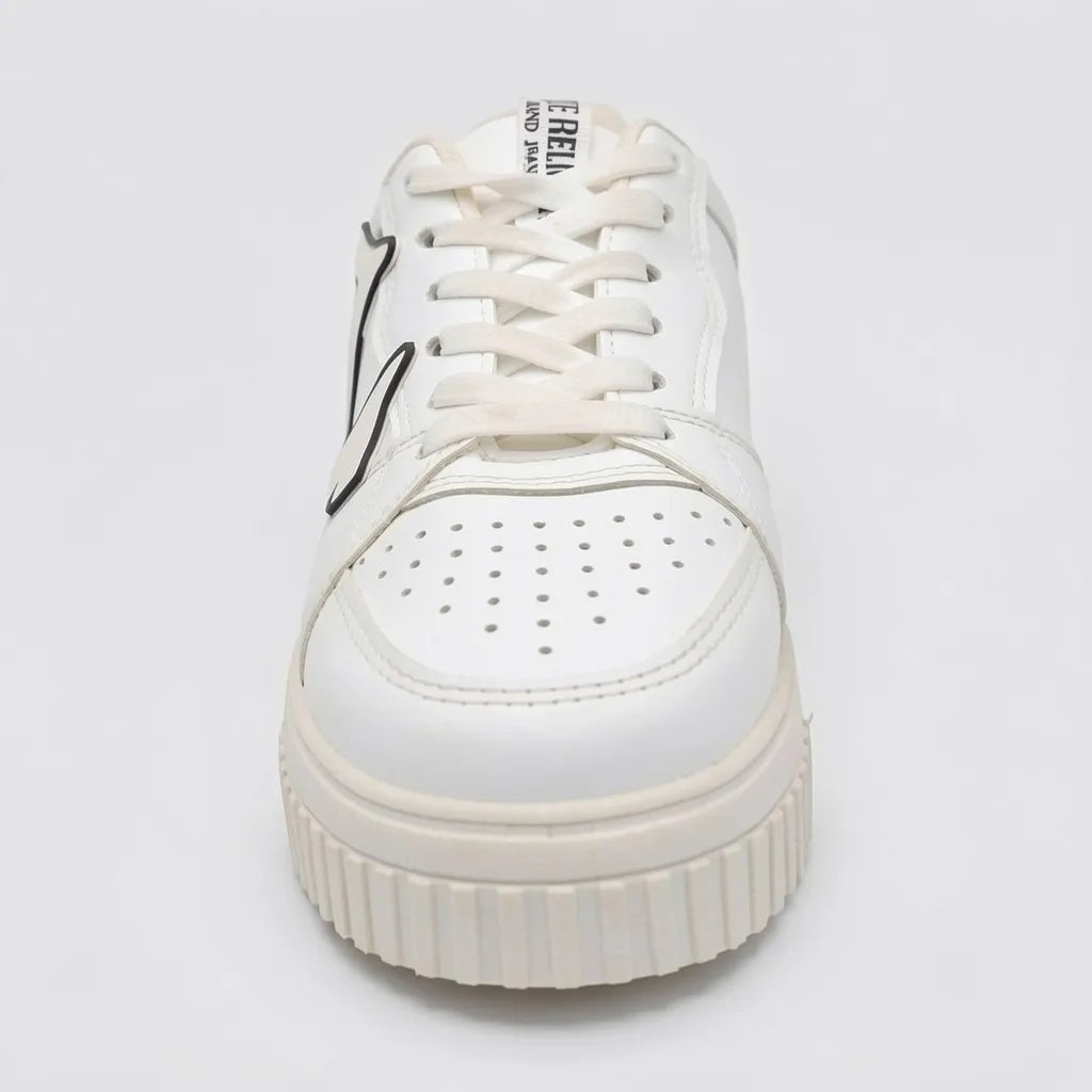 True Religion Tenis Plataforma Blanco Logo Negro Lateral Suela Blanca | Photo Studio AI | 3