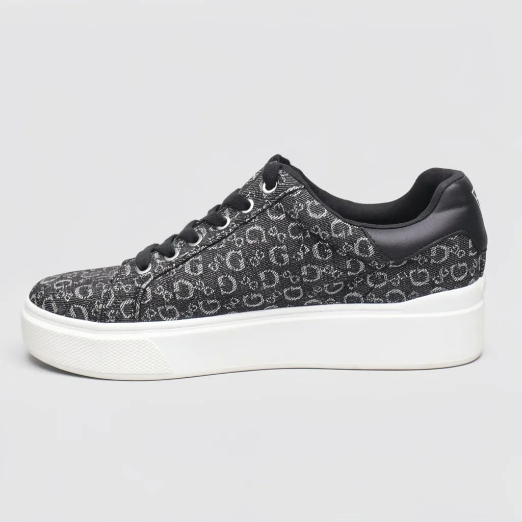 Guess Tenis Plataforma Negro  Bordado G Gris Todo Suela Blanca | Photo Studio AI | 2