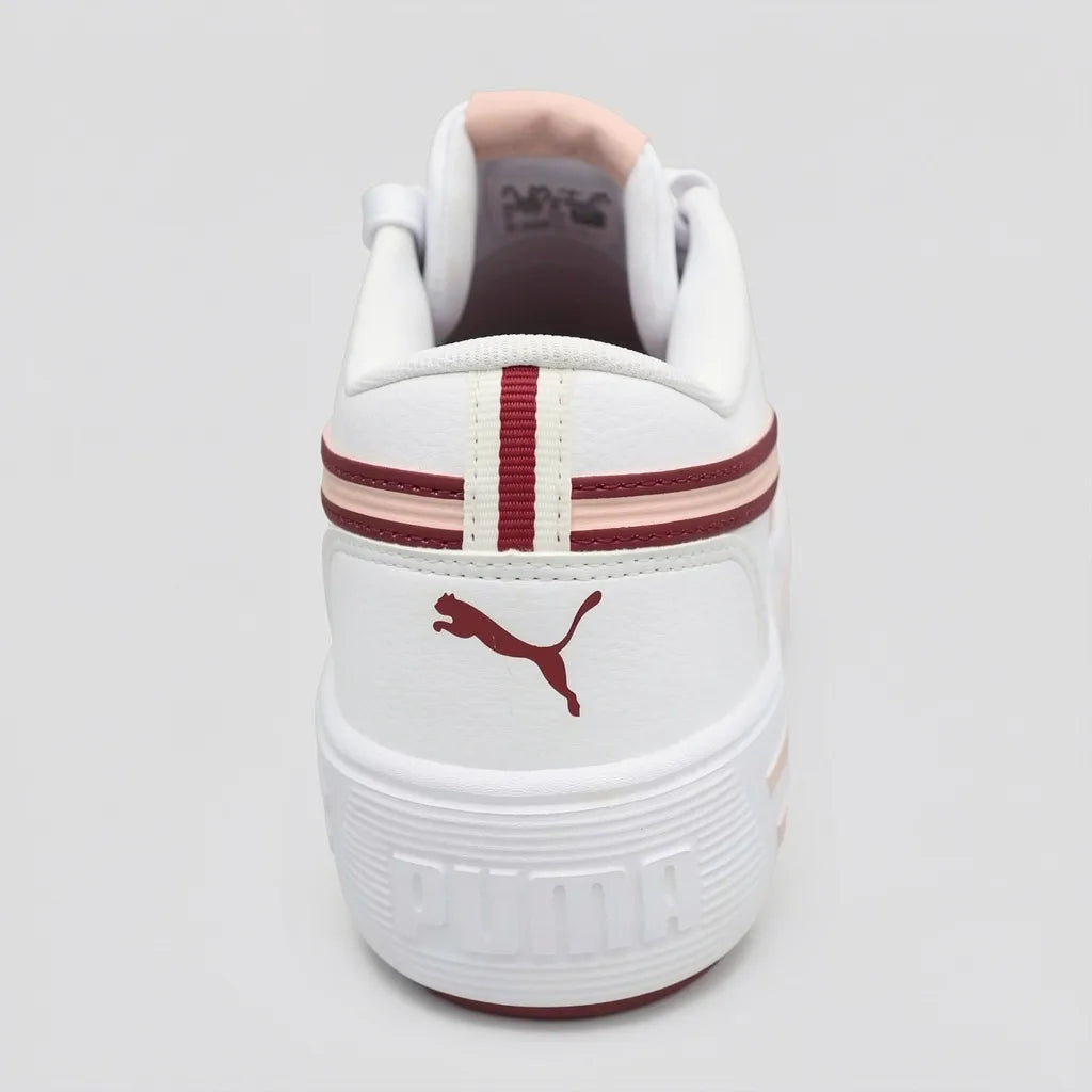 Puma Tenis Urbano Blanco Franjas / Lineas Rosado/ Corinto Lateral Suela Blanca | Photo Studio AI | 4