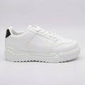 Forever 21  Tenis Plataforma Blanco Detalles Negro Lengüeta y Talón Suela Blanca | Photo Studio AI | 1