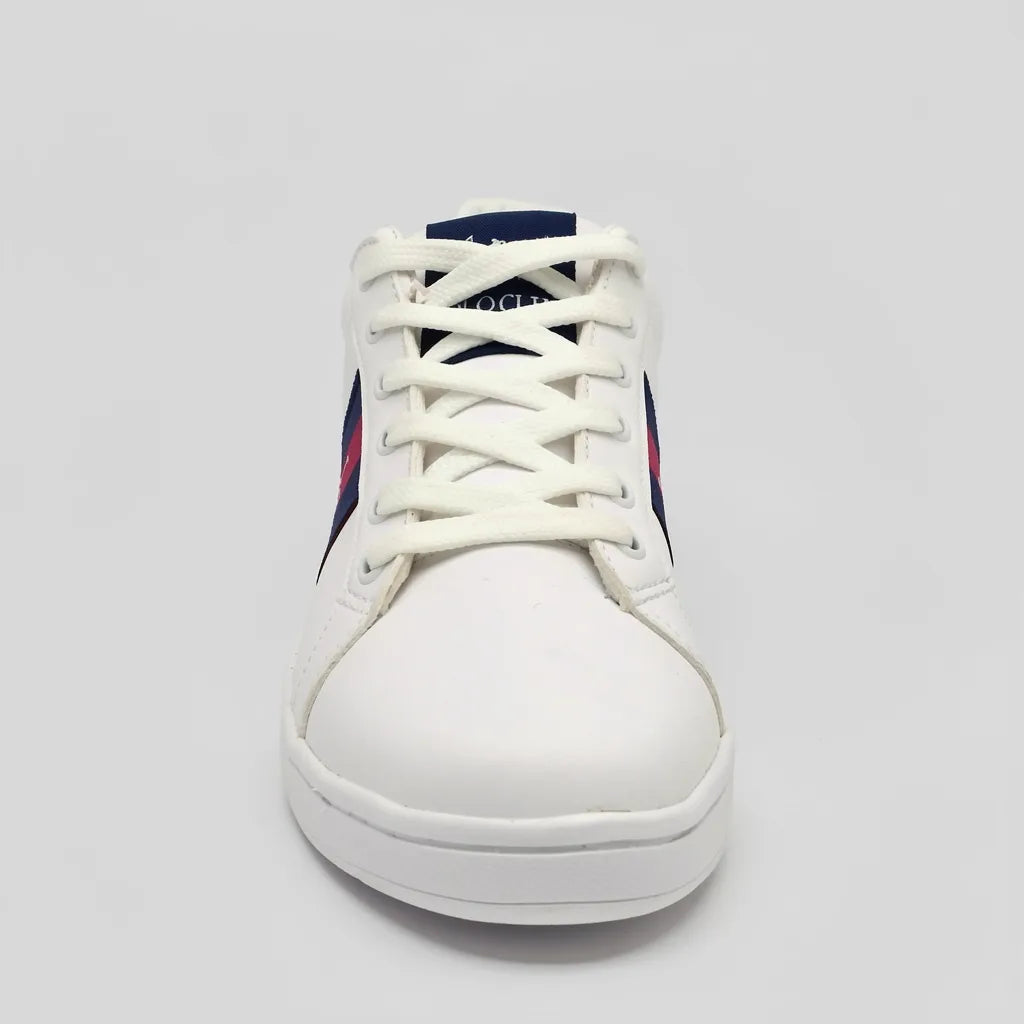 Polo Tenis Moderno Blanco Detalles Azul Marino Lateral y Talón Suela Blanca | Photo Studio AI | 3