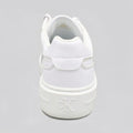 Calvin Klein Tenis Plataforma Blanco Diseño CK Negro Lengüeta y Lateral Suela Blanca | Photo Studio AI | 4