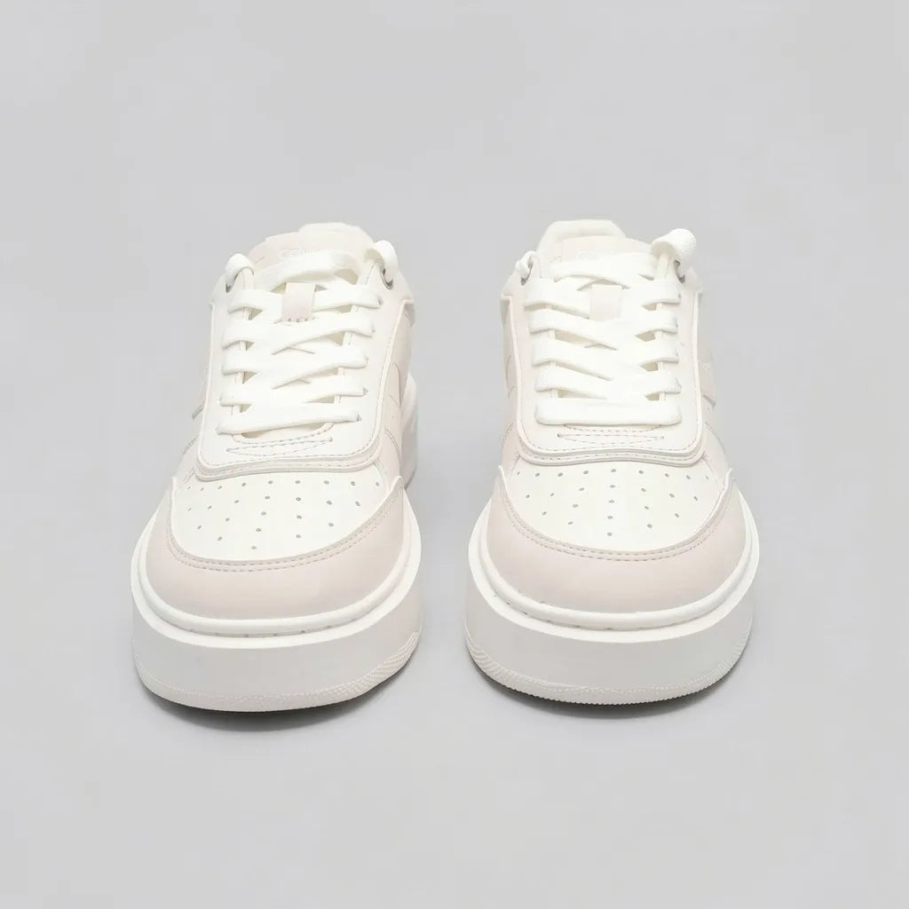 Calvin Klein Tenis Plataforma Blanco hueso Detalles Gris Claro Punta Suela Blanca | Photo Studio AI | 5