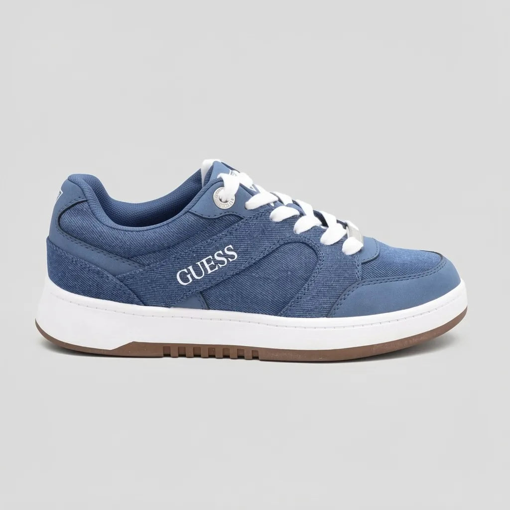 Guess Tenis Casual Azul Placa Plateado Cintas Suela Blanca | Photo Studio AI | 1