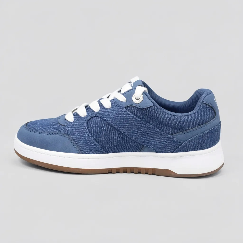 Guess Tenis Casual Azul Placa Plateado Cintas Suela Blanca | Photo Studio AI | 2