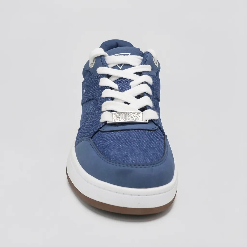Guess Tenis Casual Azul Placa Plateado Cintas Suela Blanca | Photo Studio AI | 3