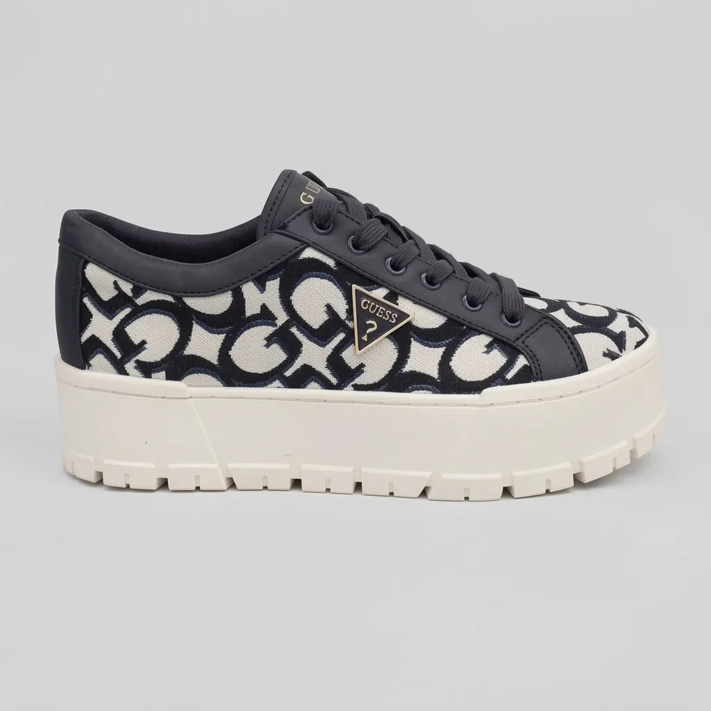 Guess Tenis Plataforma Beige Bordado G Azul Marino Todo Suela Blanco Hueso | Photo Studio AI | 1