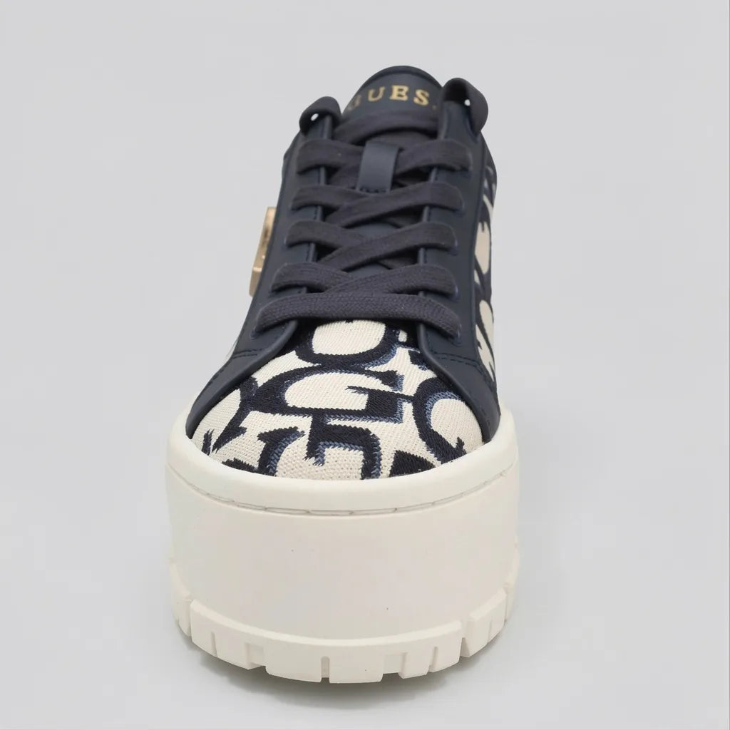 Guess Tenis Plataforma Beige Bordado G Azul Marino Todo Suela Blanco Hueso | Photo Studio AI | 3