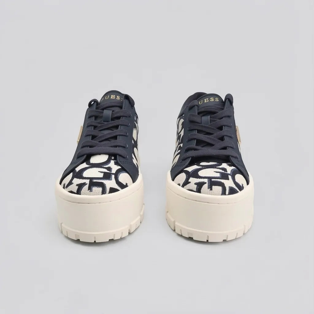Guess Tenis Plataforma Beige Bordado G Azul Marino Todo Suela Blanco Hueso | Photo Studio AI | 5